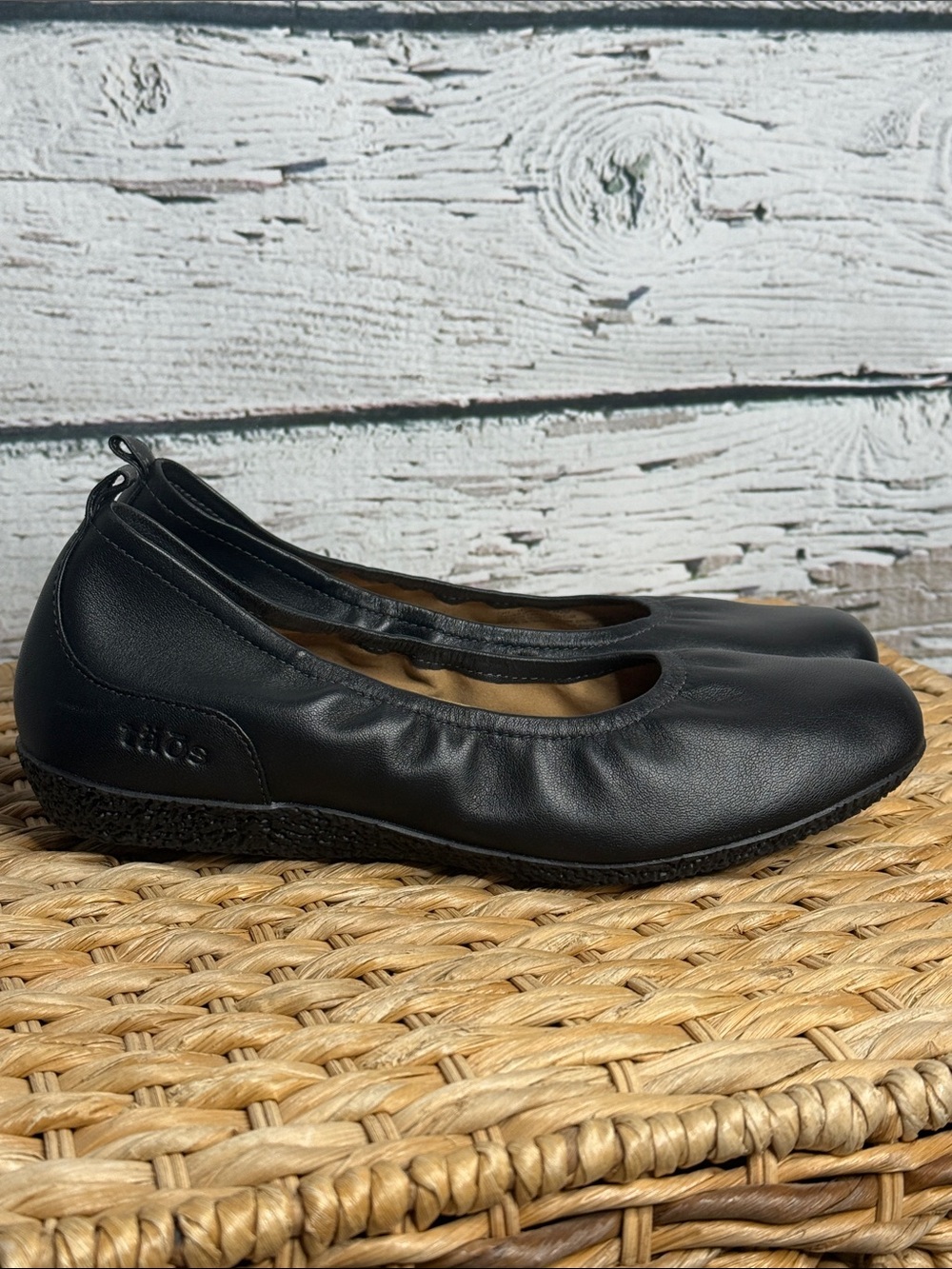 Taos Chit Chat Black Leather Slip-On Ballet Flats - Picture 2 of 9